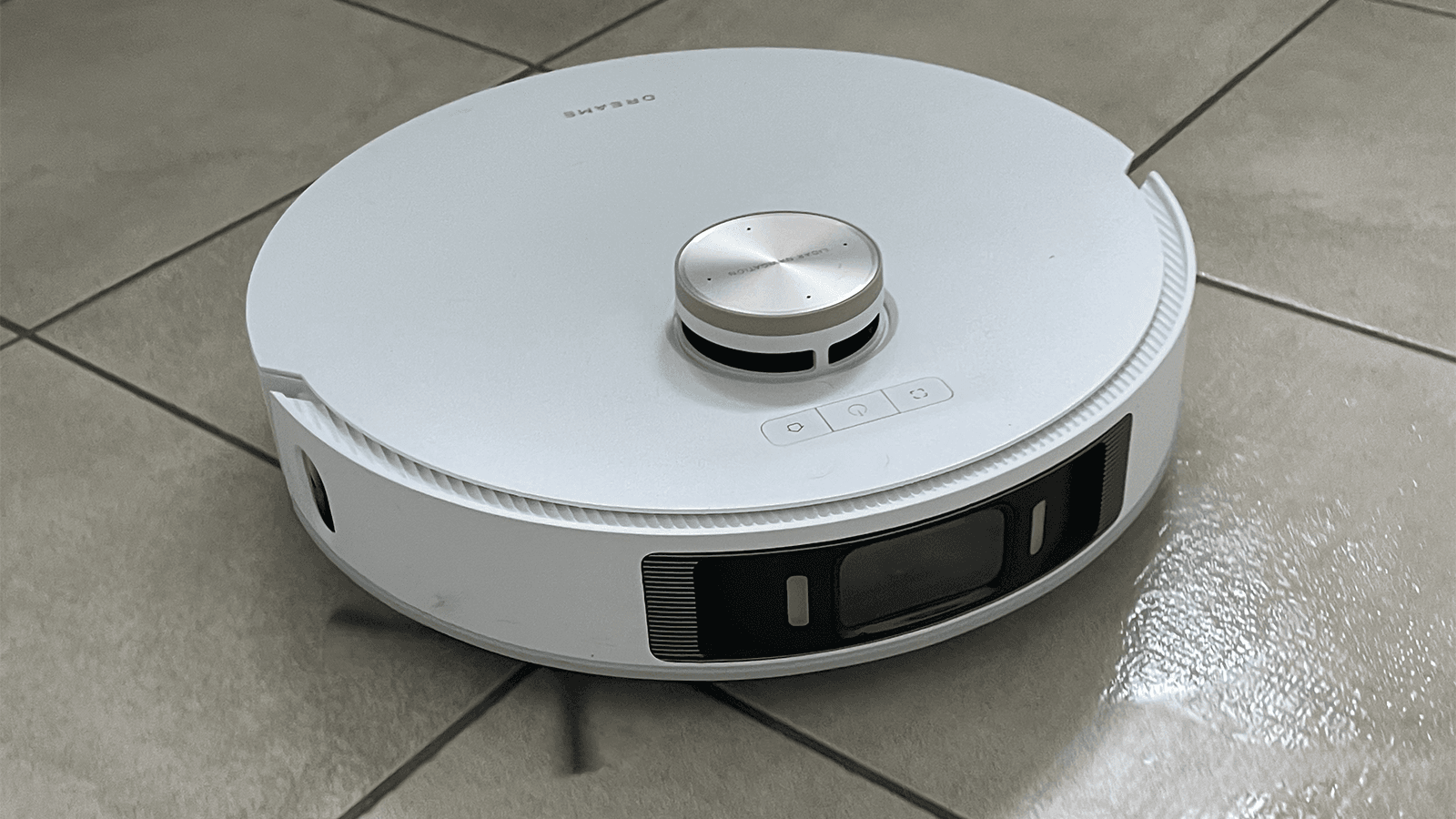 Thiết kế, kích thước và độ bền của robot hút bụi Dreame L20 Ultra.